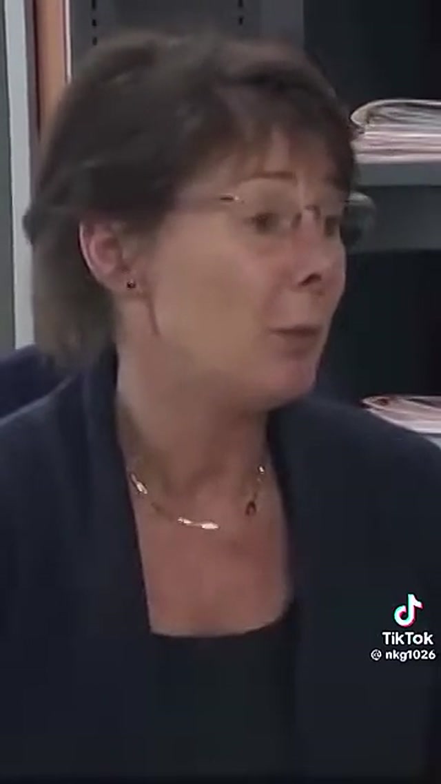 une juge belge championne de yoga compl tement Tar